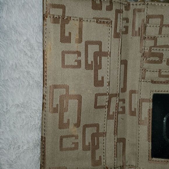 EUC Guess Slim Wallet with logo - Picture 8 of 8
